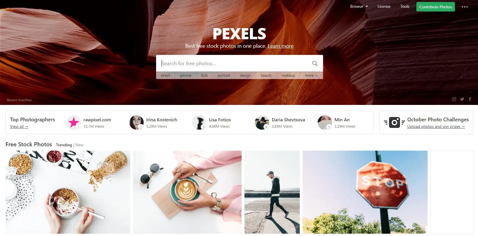 Página principal de Pexels mostrando imágenes gratuitas y bancos de contenido visual para creadores