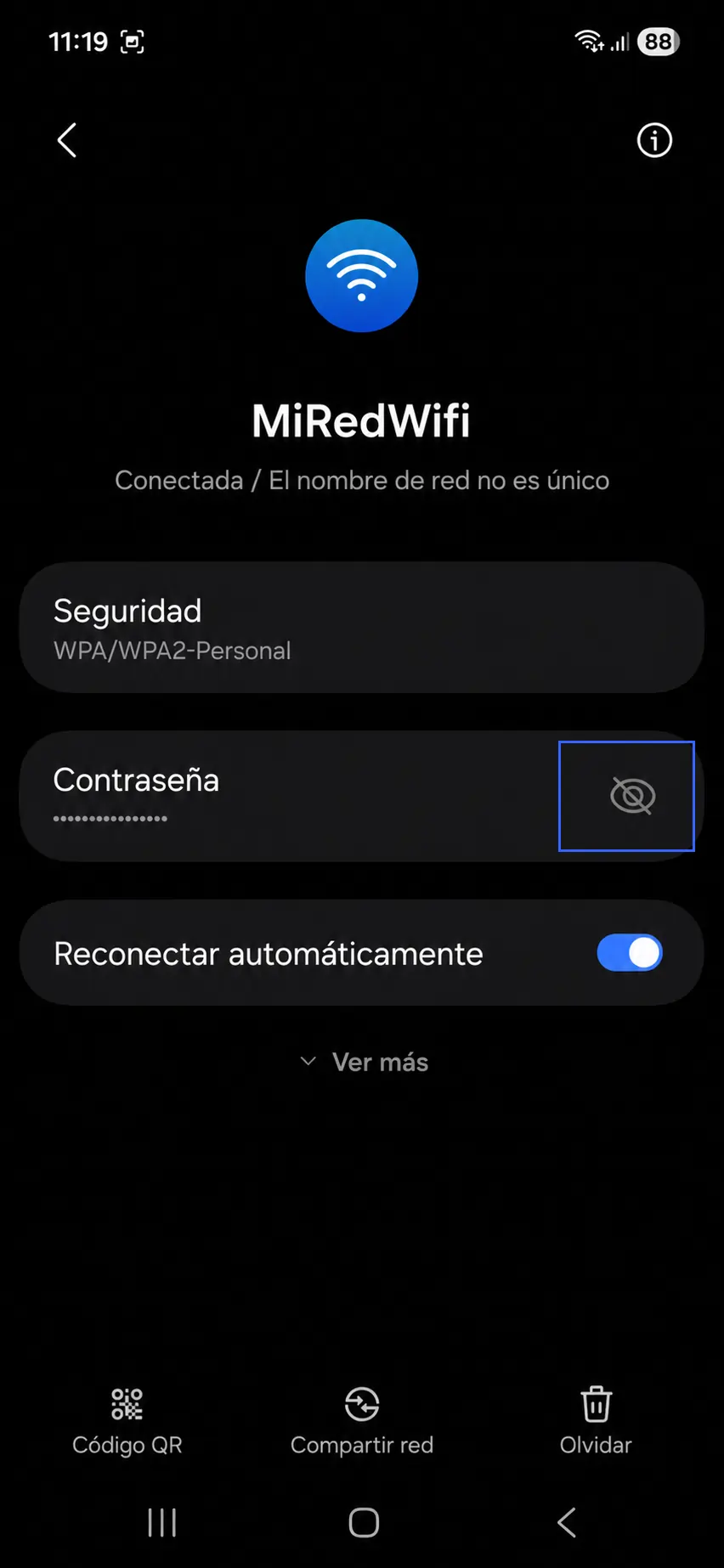 Detalle de red WiFi en Android mostrando la contraseña oculta y el ícono del ojo para visualizarla